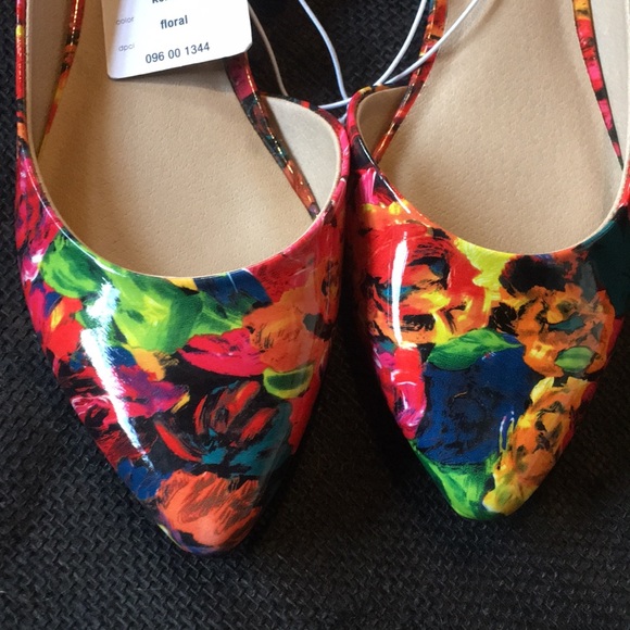 NWT Kendall Floral Bright SlipOn pointed toe shoes - Picture 2 of 7